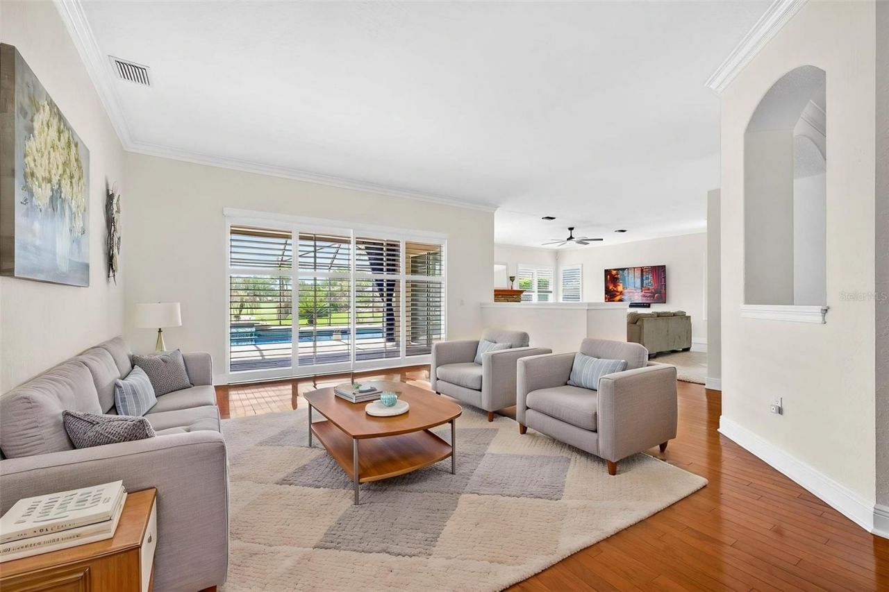 5905 Cherry Oak Drive , Valrico, FL 33596 Photo