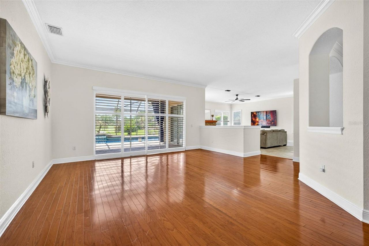 5905 Cherry Oak Drive , Valrico, FL 33596 Photo