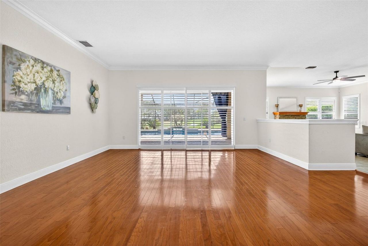 5905 Cherry Oak Drive , Valrico, FL 33596 Photo