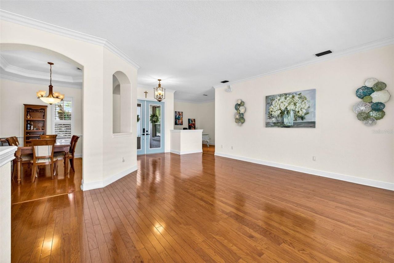 5905 Cherry Oak Drive , Valrico, FL 33596 Photo