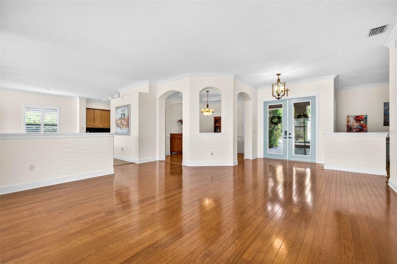 5905 Cherry Oak Drive , Valrico, FL 33596 Photo