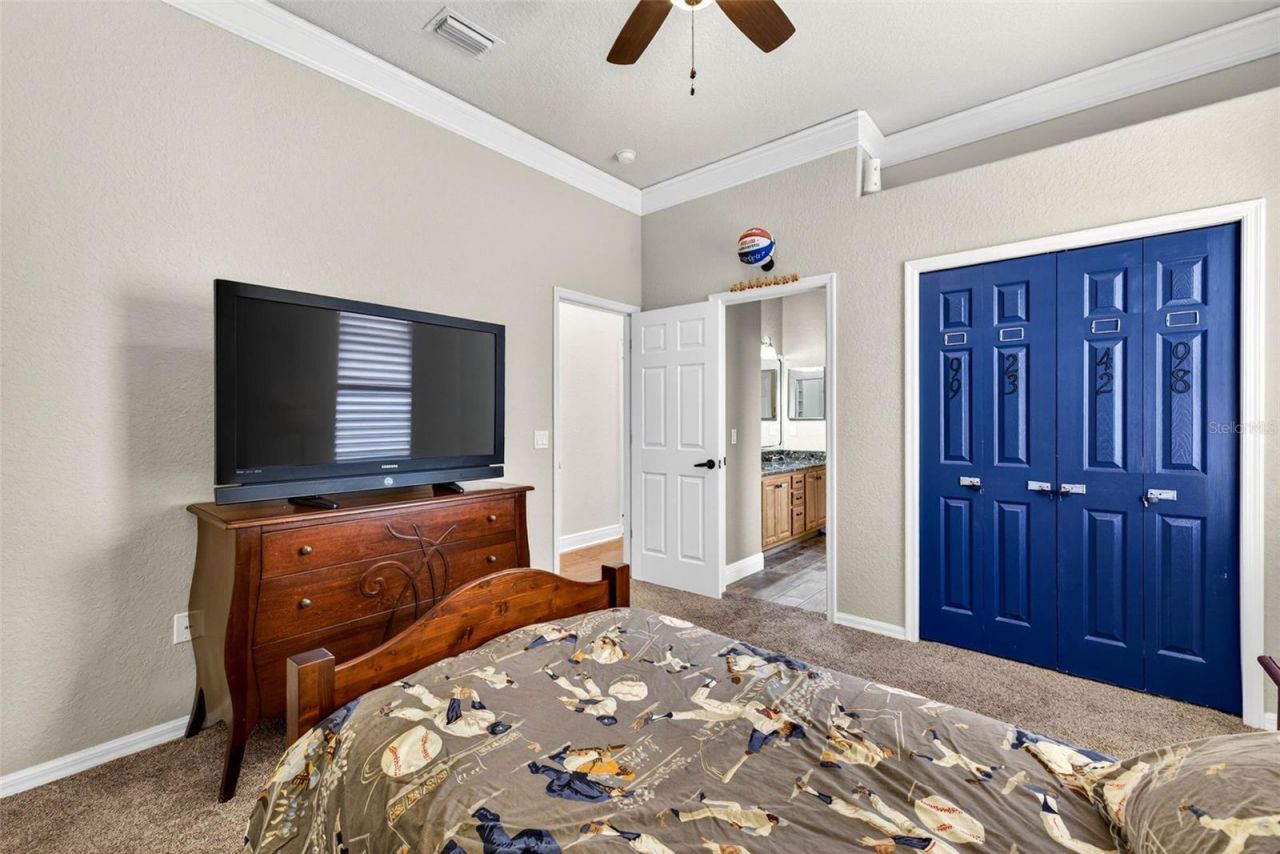 5905 Cherry Oak Drive , Valrico, FL 33596 Photo