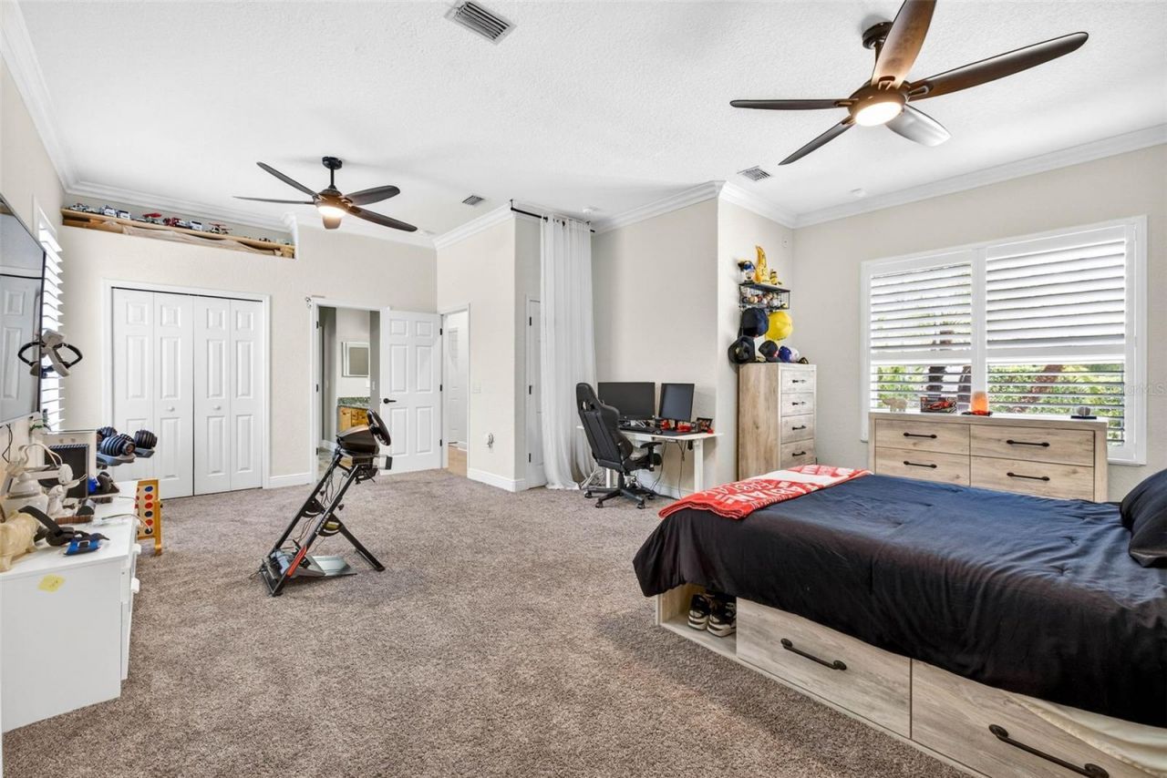 5905 Cherry Oak Drive , Valrico, FL 33596 Photo