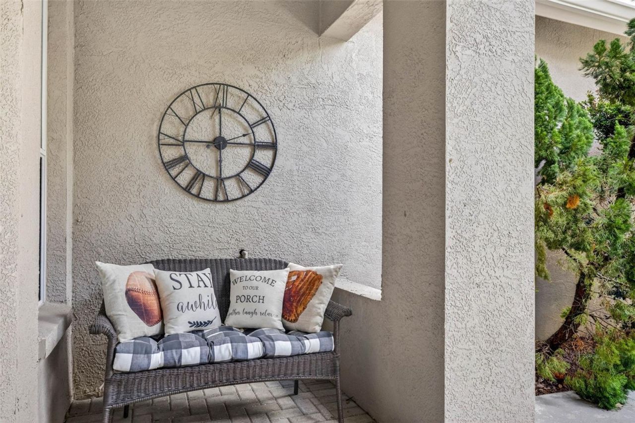 5905 Cherry Oak Drive , Valrico, FL 33596 Photo