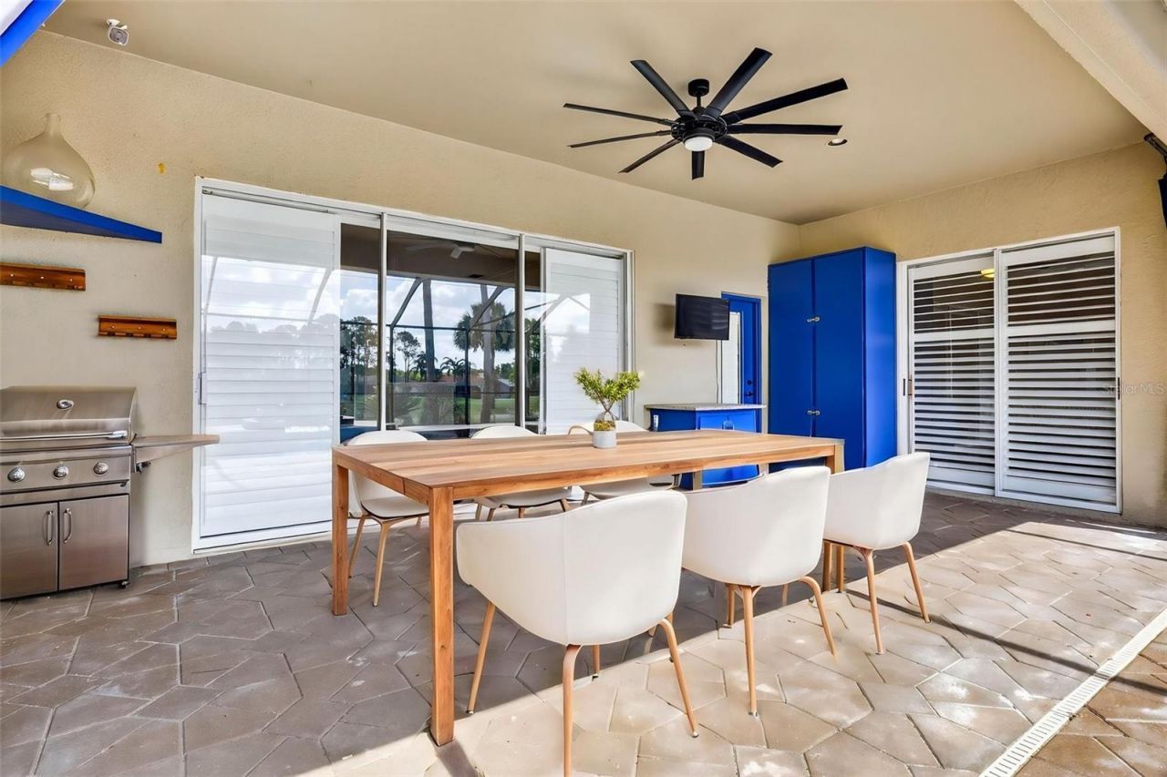 5905 Cherry Oak Drive , Valrico, FL 33596 Photo