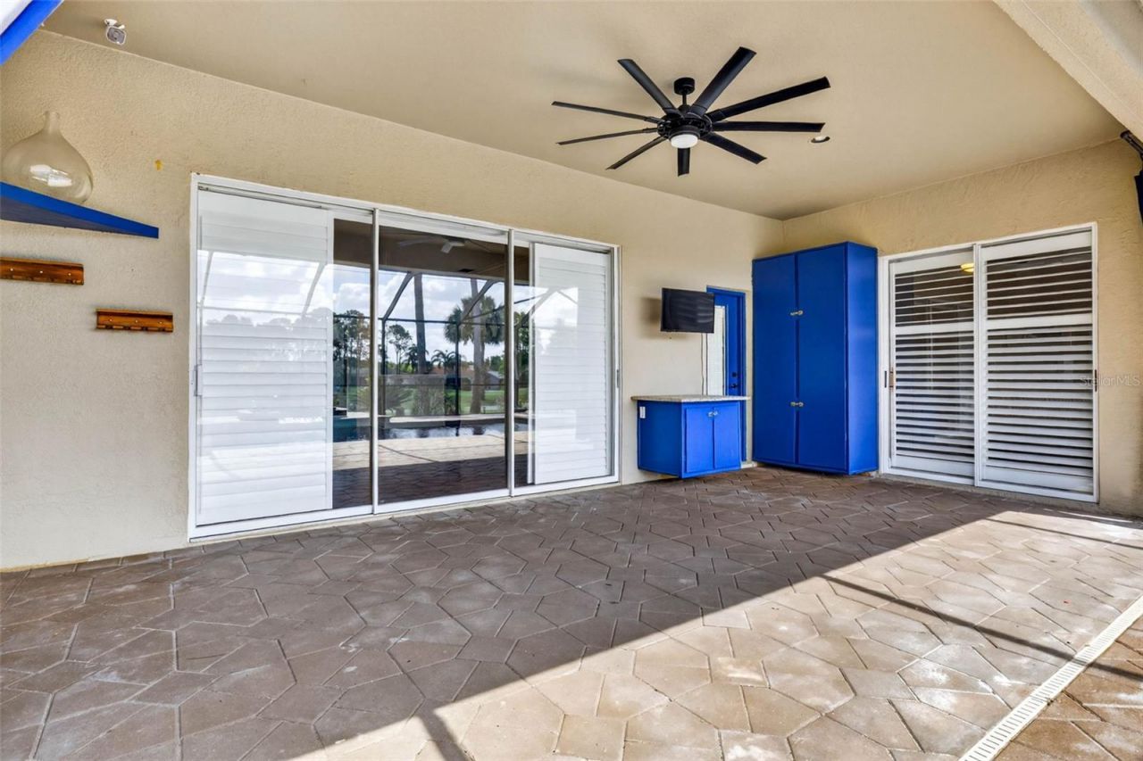 5905 Cherry Oak Drive , Valrico, FL 33596 Photo