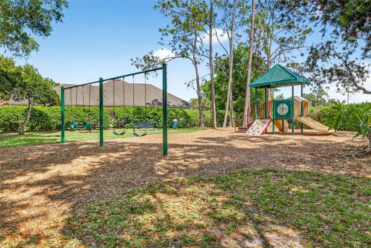 5905 Cherry Oak Drive , Valrico, FL 33596 Photo