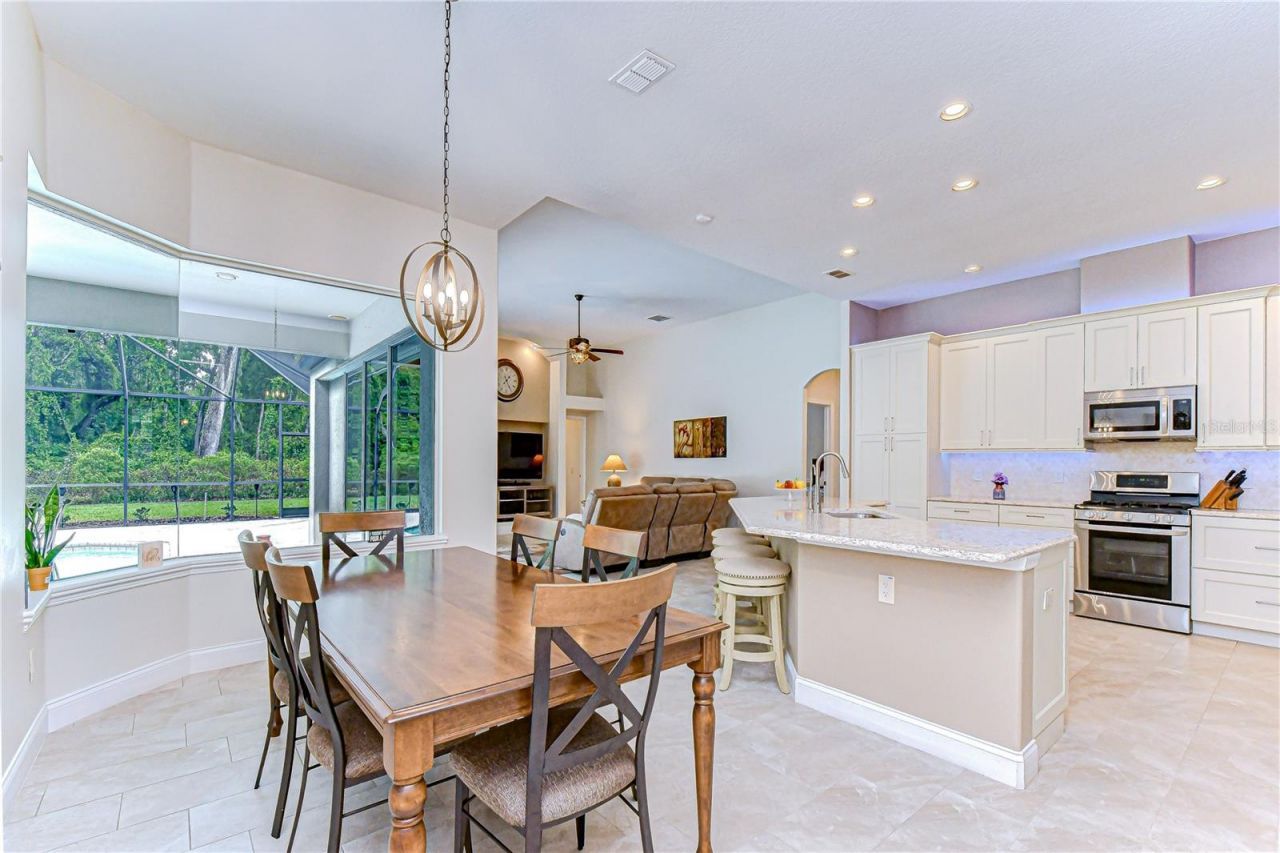 5612 Eagleglen Place, Lithia, FL 33547 Photo