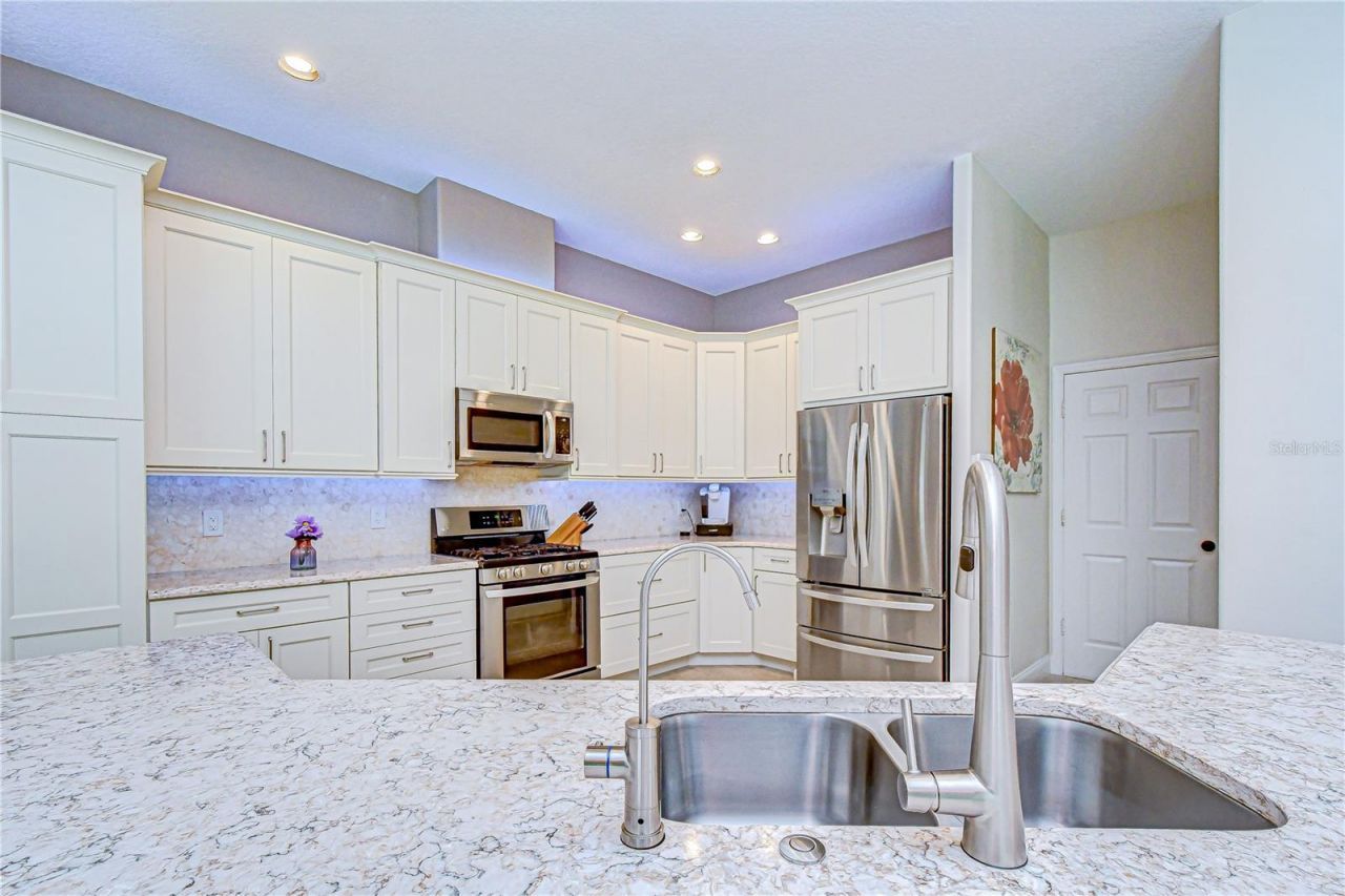 5612 Eagleglen Place, Lithia, FL 33547 Photo