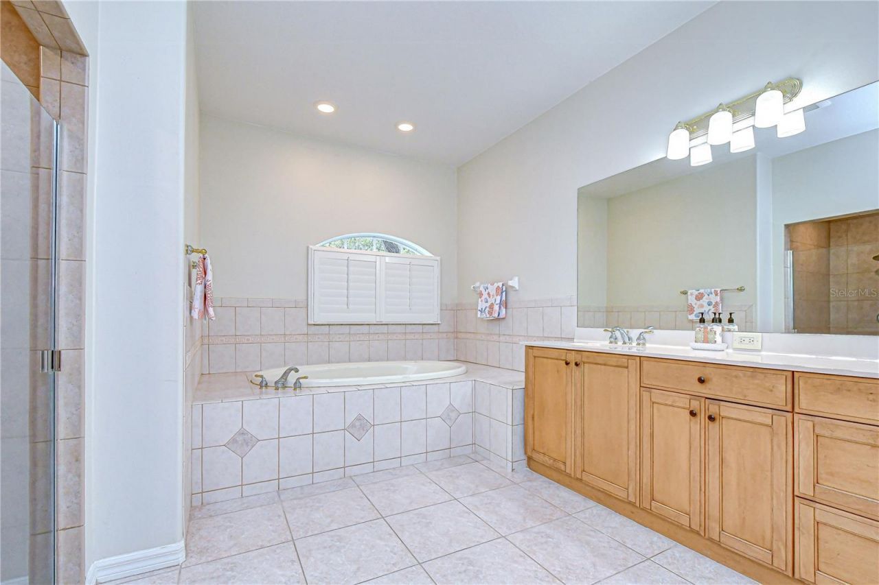 5612 Eagleglen Place, Lithia, FL 33547 Photo