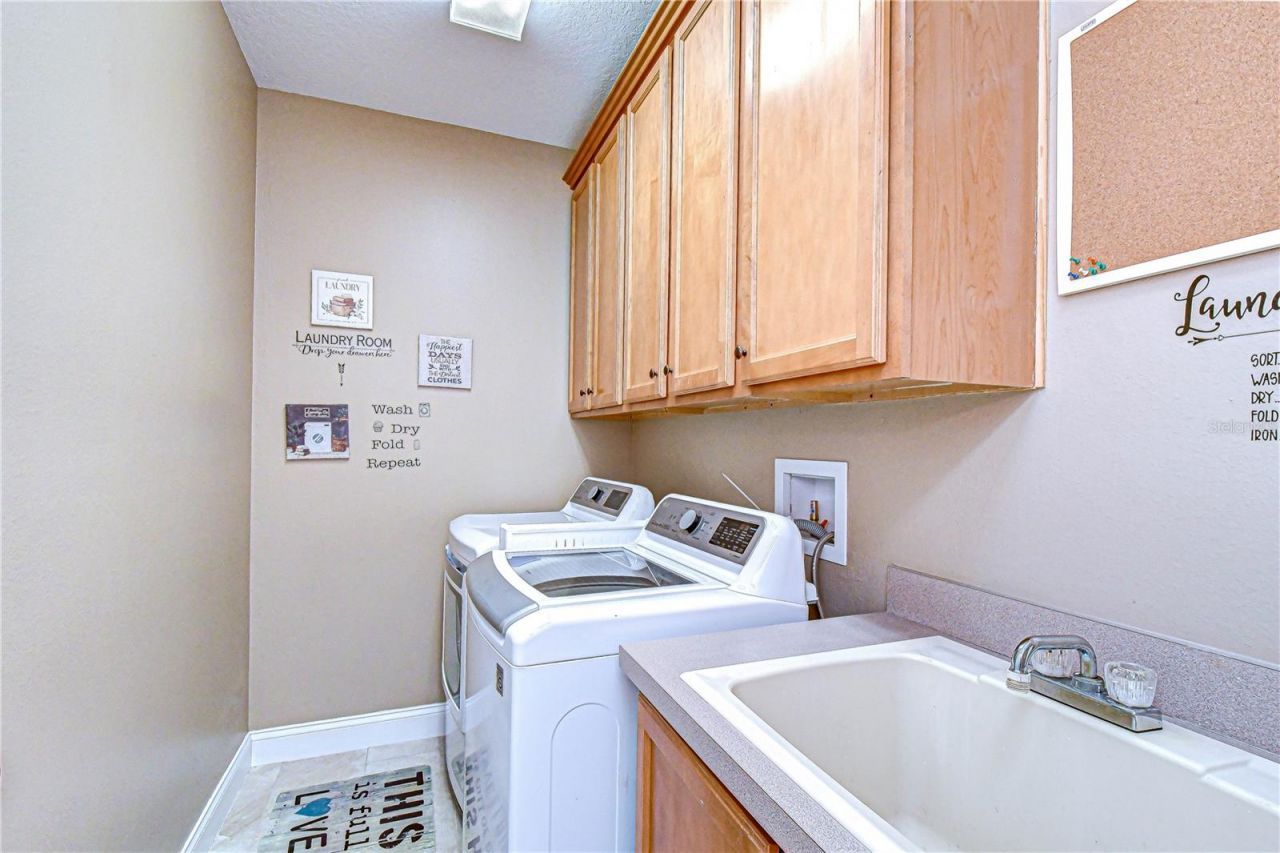 5612 Eagleglen Place, Lithia, FL 33547 Photo