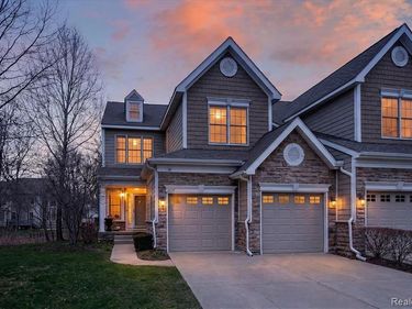 26197 Fieldstone Drive, Novi, MI 48374
