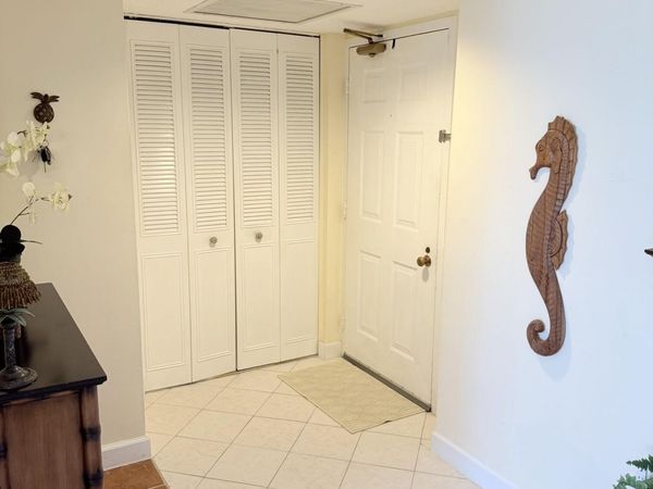 5600 N Flagler Drive, Unit 404, West Palm Beach, FL 33407