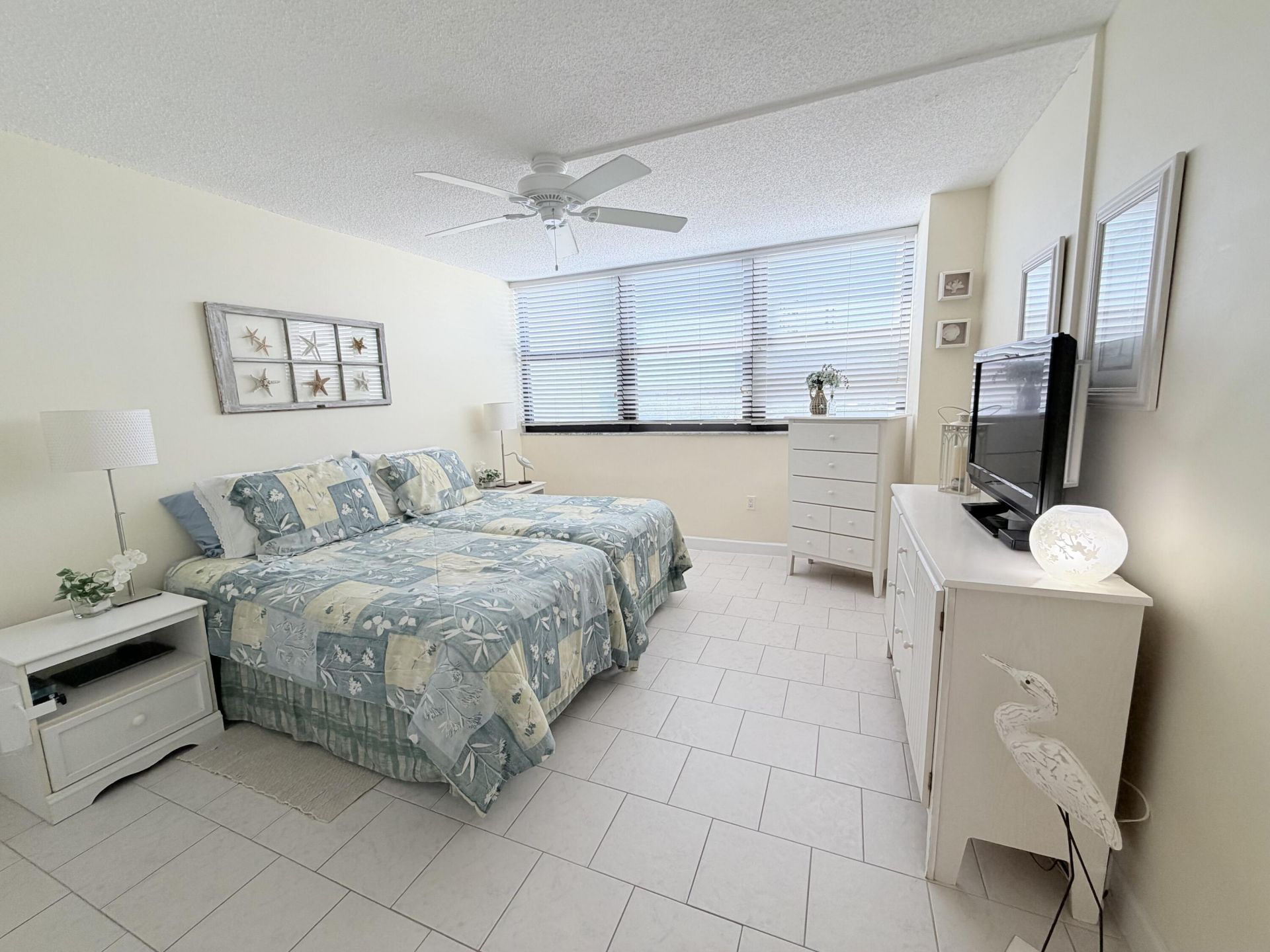 5600 N Flagler Drive, Unit 404, West Palm Beach, FL 33407 Photo