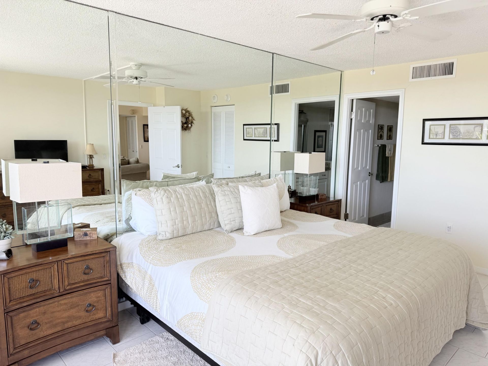 5600 N Flagler Drive, Unit 404, West Palm Beach, FL 33407 Photo