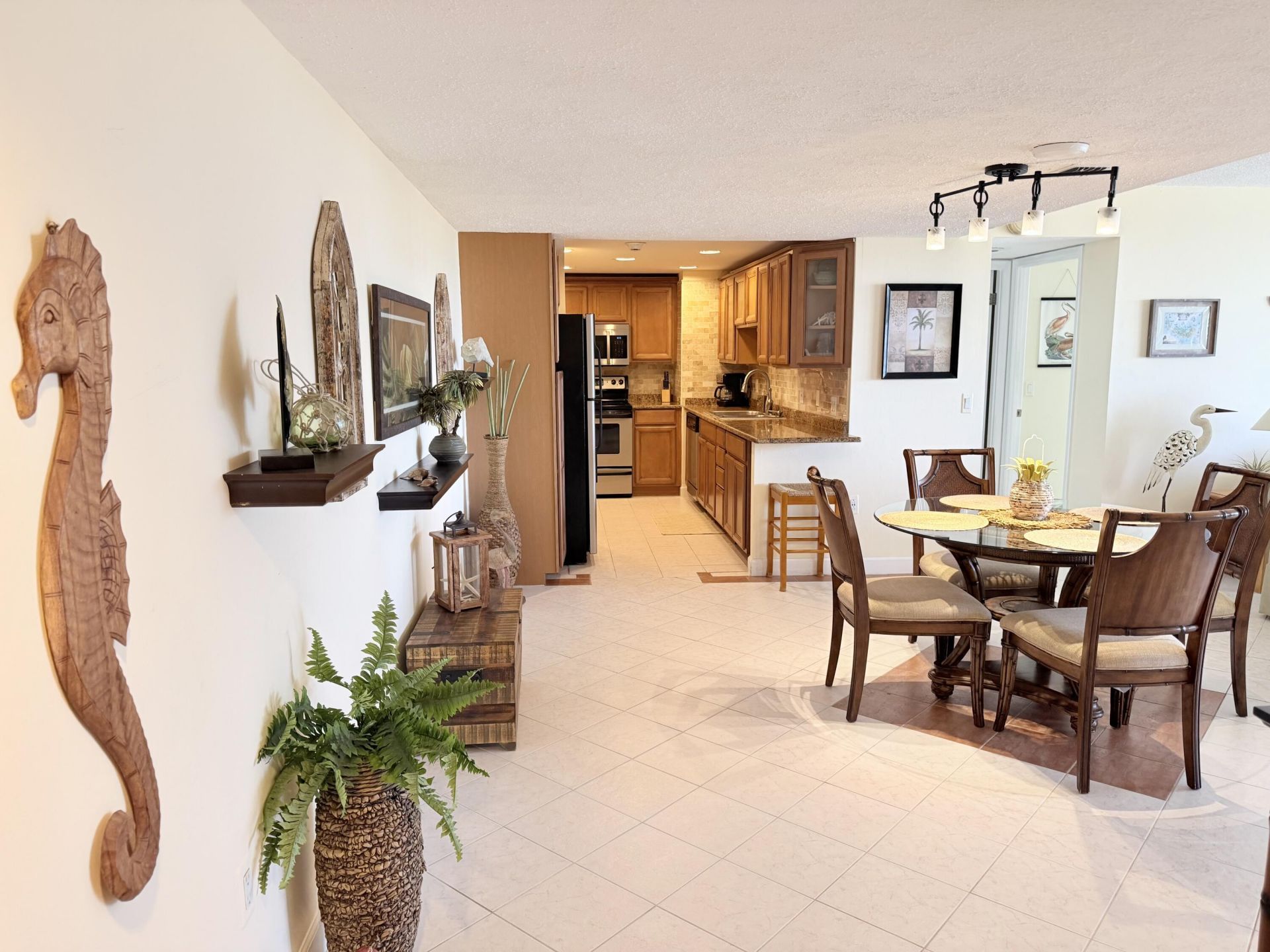 5600 N Flagler Drive, Unit 404, West Palm Beach, FL 33407 Photo