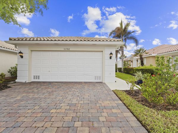 10762 SW Elsinore Drive, Port St. Lucie, FL 34987
