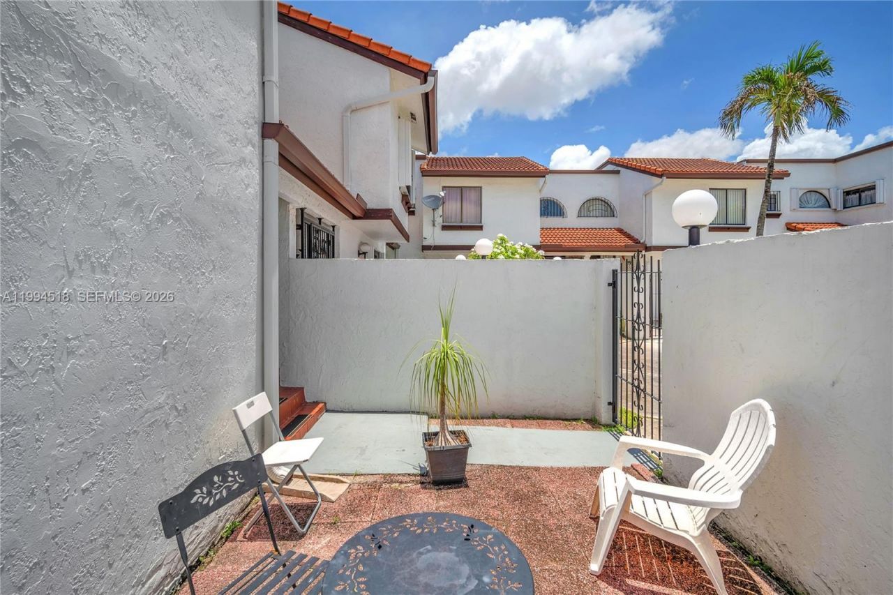 1321 SW 124th Ct, Unit 18-A, Miami, FL 33184 Photo