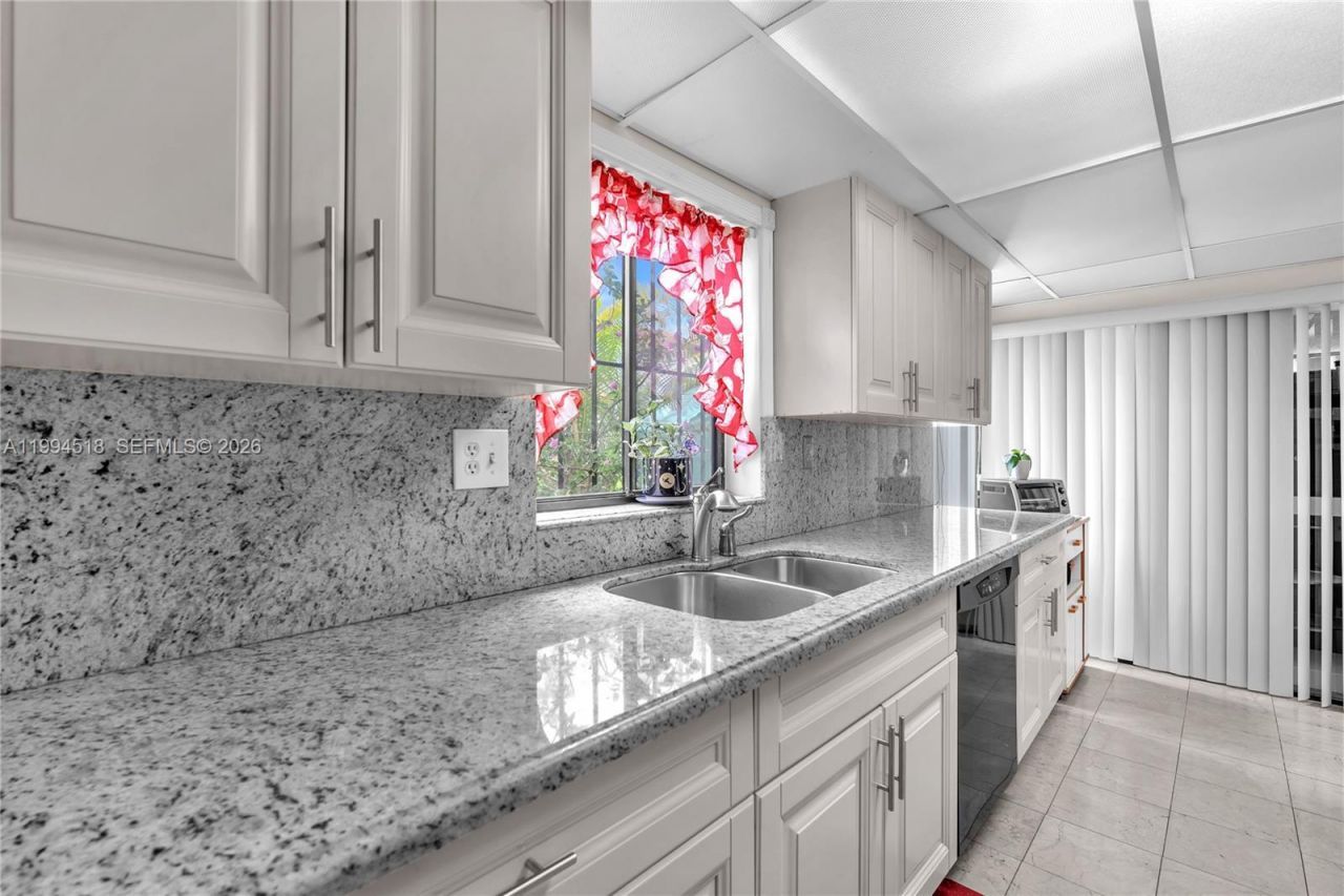 1321 SW 124th Ct, Unit 18-A, Miami, FL 33184 Photo