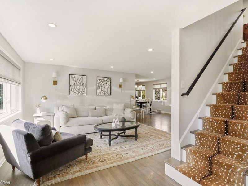 399 Walters Road, Chagrin Falls, OH 44022 Photo 2