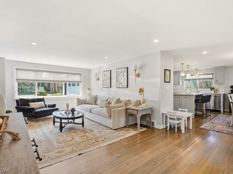 399 Walters Road, Chagrin Falls, OH 44022 Photo 3