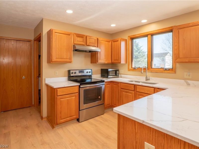 2662 Captens Street NE, Canton, OH 44721 Photo 14