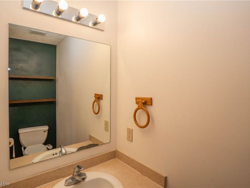 2662 Captens Street NE, Canton, OH 44721 Photo 16