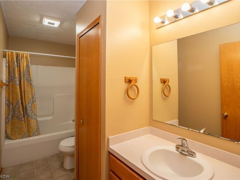 2662 Captens Street NE, Canton, OH 44721 Photo 31