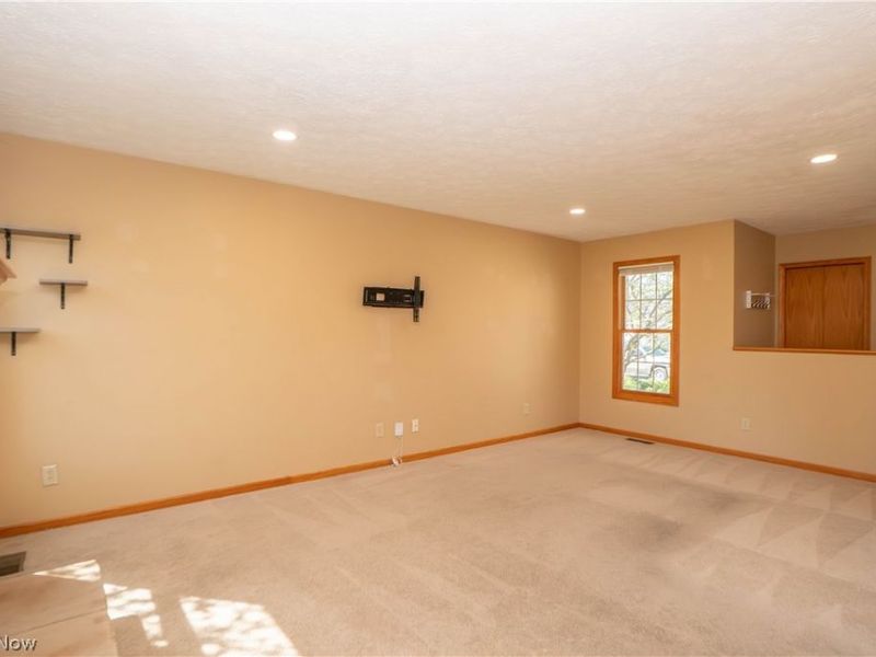 2662 Captens Street NE, Canton, OH 44721 Photo 7