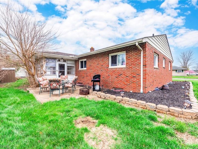 25787 W Ranchview Avenue, North Olmsted, OH 44070 Photo 5