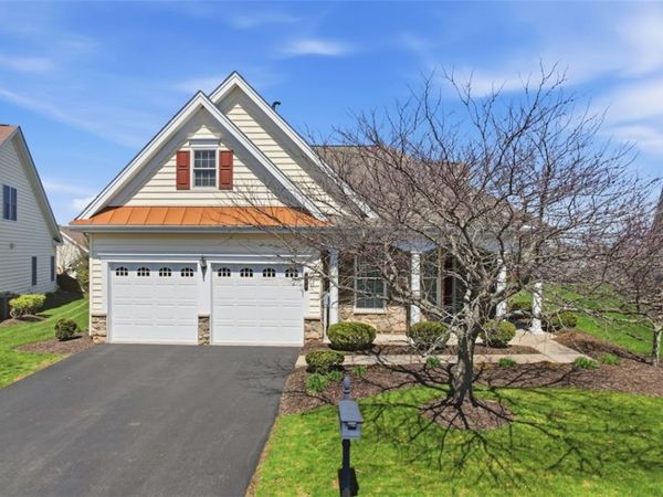 529 Pioneer Ln, Freedom, PA 15042