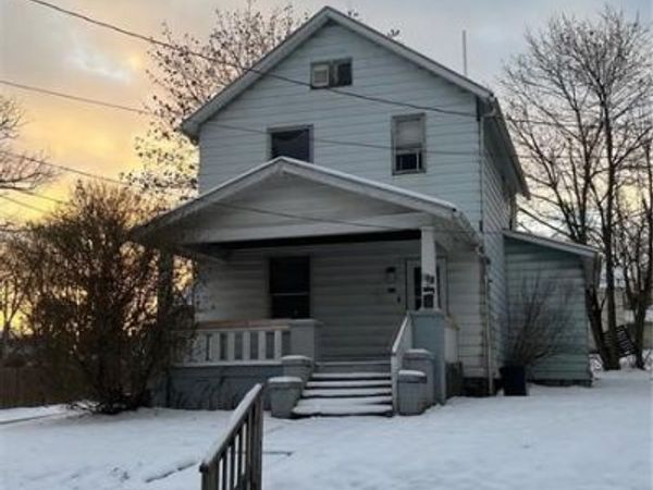 512 Lafayette Ave, Sharon, PA 16146