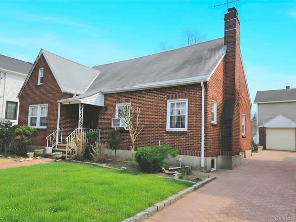 190 Bryant Avenue , Floral Park, NY 11001