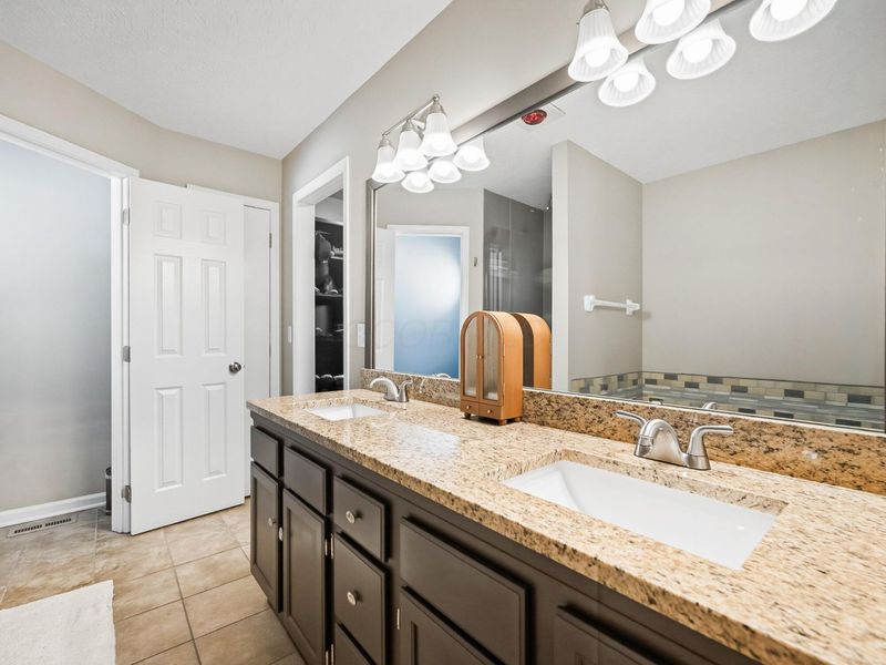 637 Ridenour Road, Columbus, OH 43230 Photo 26