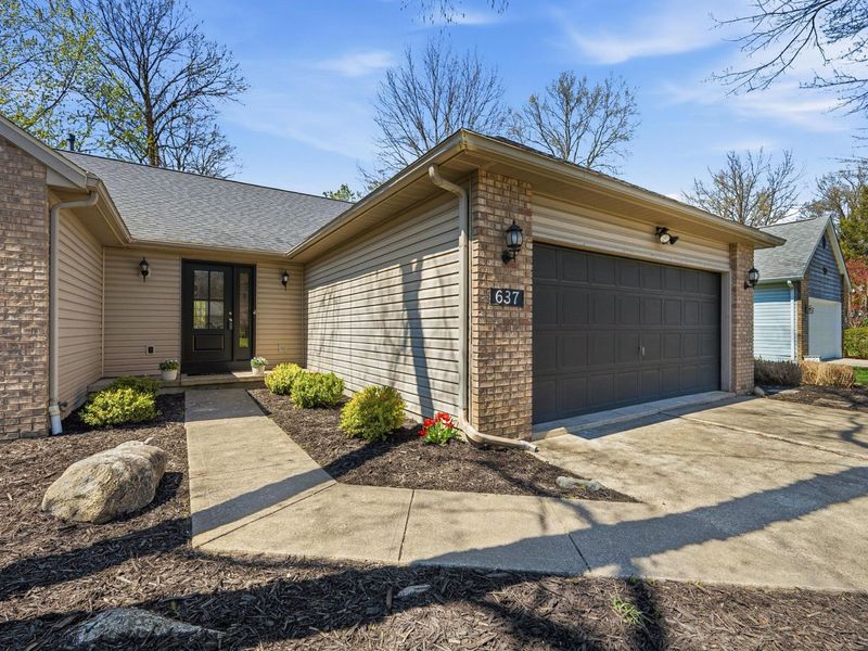 637 Ridenour Road, Columbus, OH 43230 Photo 3