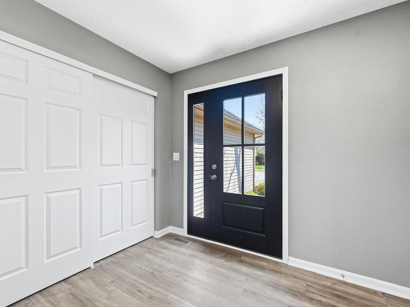 637 Ridenour Road, Columbus, OH 43230 Photo 4