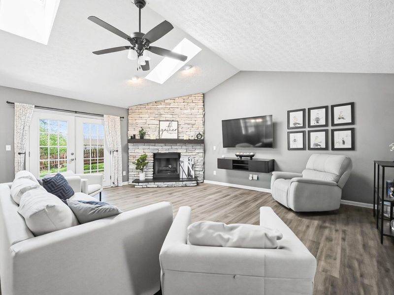 637 Ridenour Road, Columbus, OH 43230 Photo 5