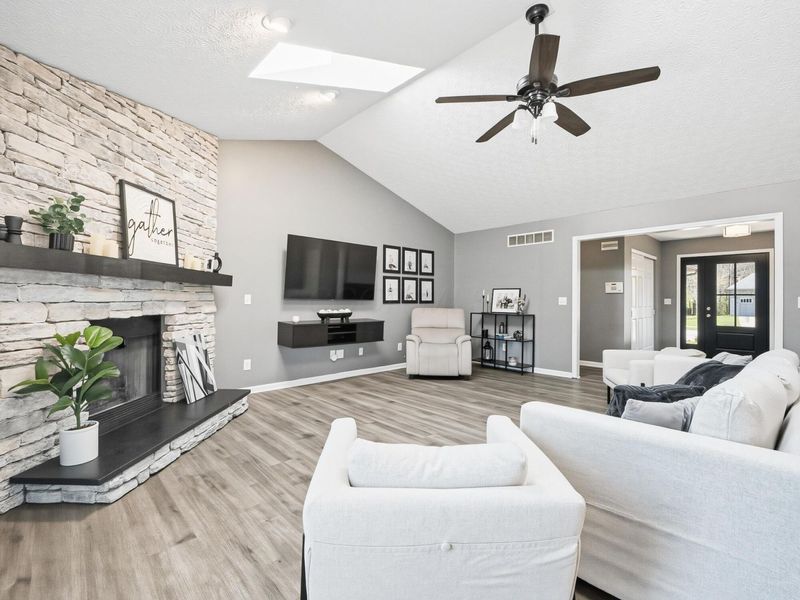 637 Ridenour Road, Columbus, OH 43230 Photo 7