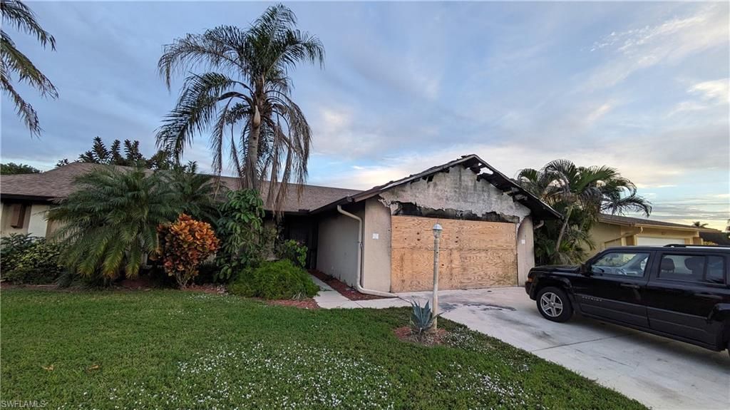 104 Fleur De Lis Ln, Naples, FL 34112 Photo