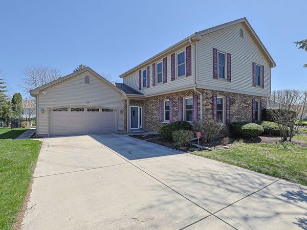 229 Tudor Lane , Schaumburg, IL 60193
