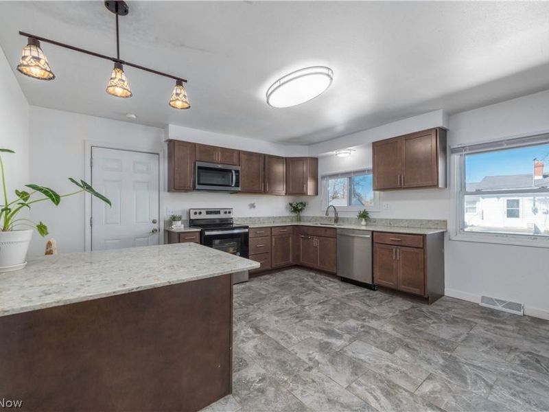 906 E Farwell Street, Sandusky, OH 44870 Photo 11