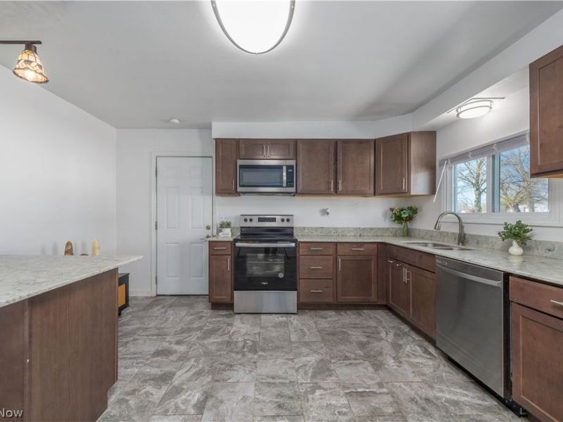 906 E Farwell Street, Sandusky, OH 44870 Photo 12