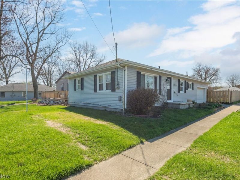 906 E Farwell Street, Sandusky, OH 44870 Photo 4