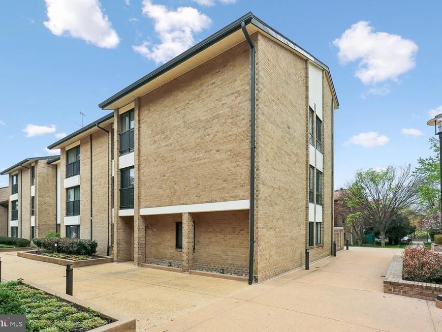 150 Monroe Street , Unit 302, Rockville, MD 20850 Main Photo