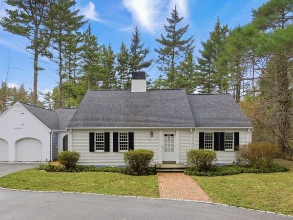 65 Walpole St, Dover, MA 02030