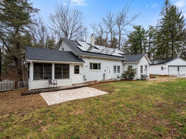 61 E Brimfield Rd, Holland, MA 01521