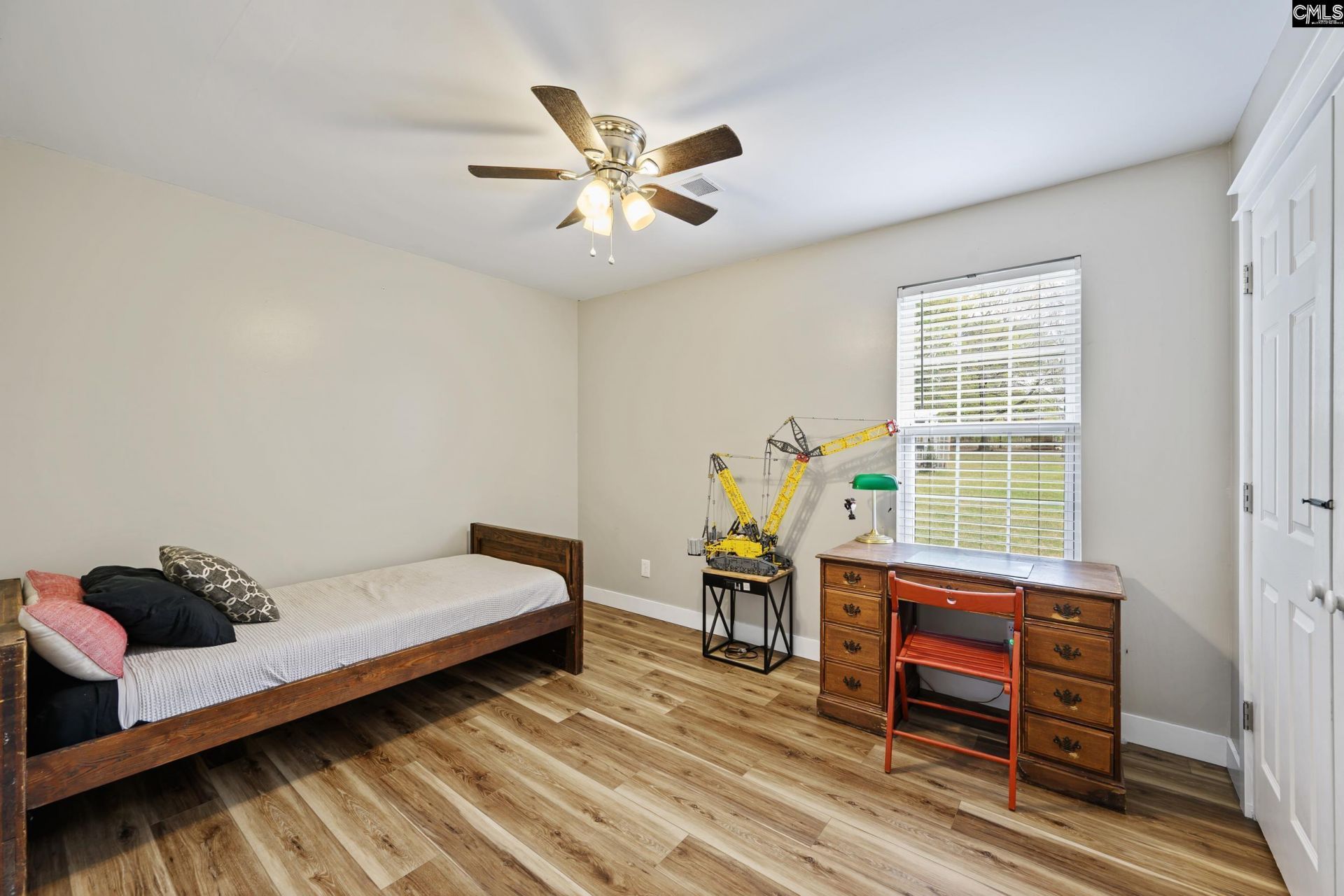 908 Watts Hill Road Photo 16