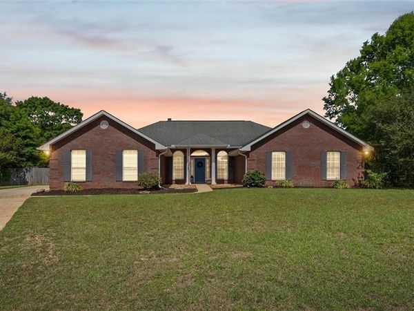 1445 Hunters Court N, Mobile, AL 36695
