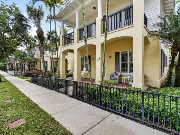 216 W Bay Cedar Circle, Jupiter, FL 33458