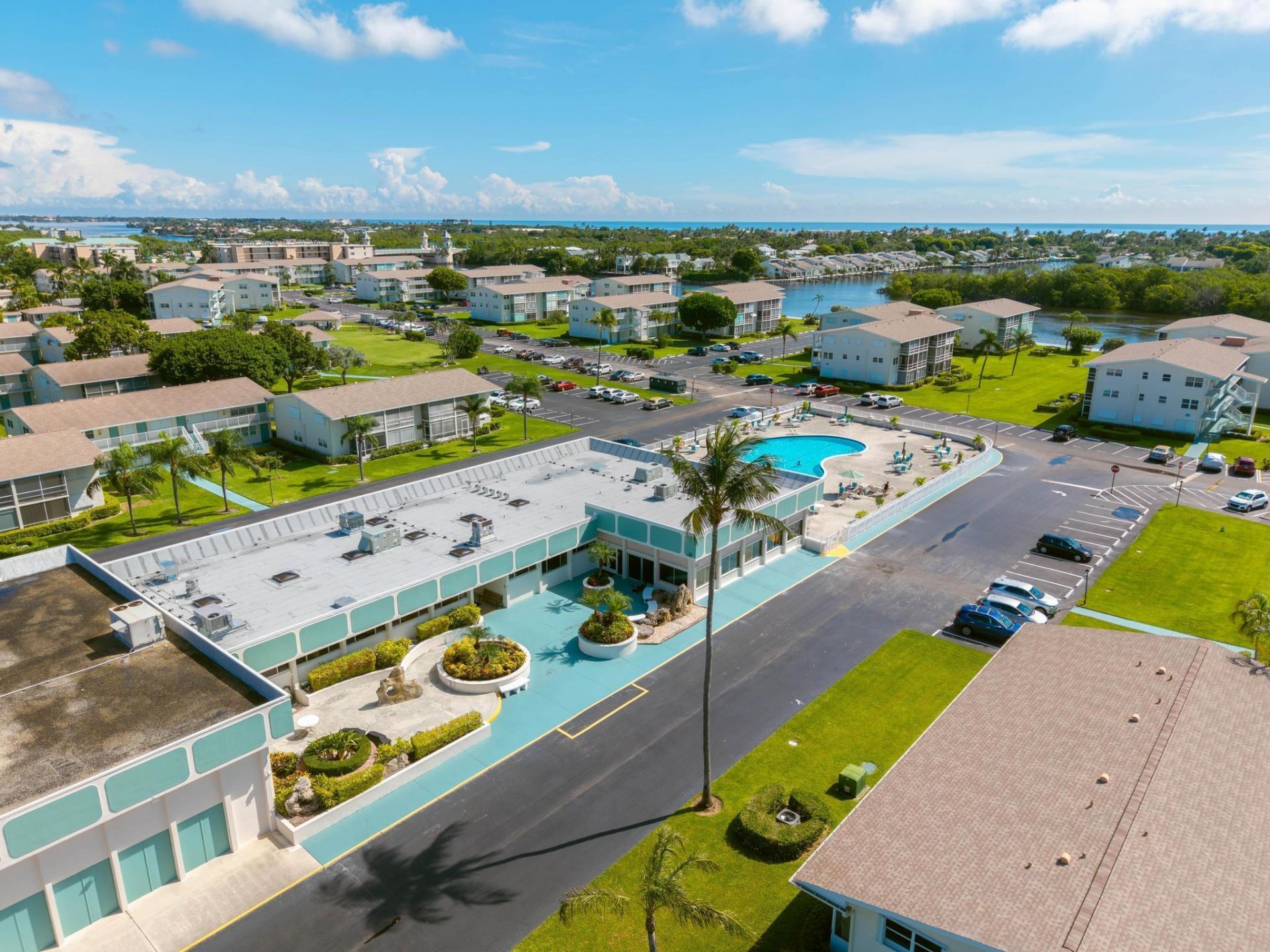 480 Horizons W, Unit 207, Boynton Beach, FL 33435 Photo
